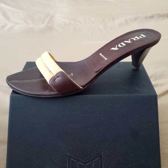 Prada Leather, Open Toe, Slip-on Sandel. 2" Heel. Size 39. (8.5) - Picture 5 of 7